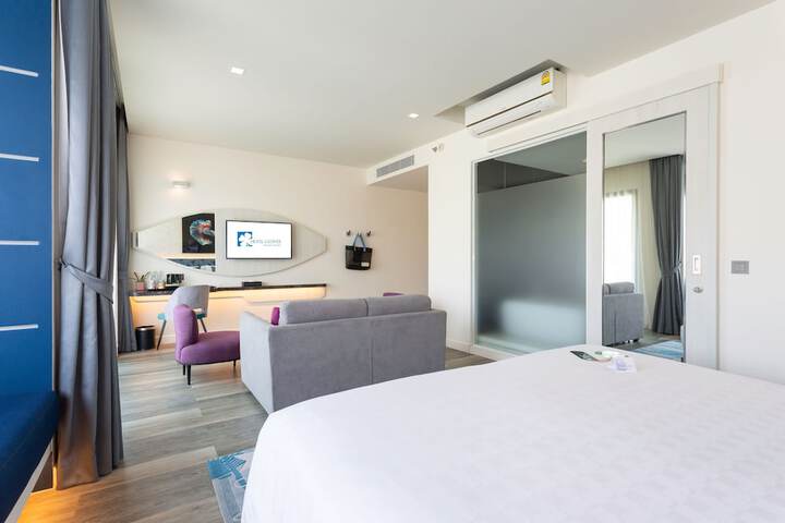 Room 25 of 158