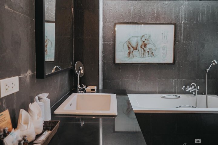 Room 12 of 36