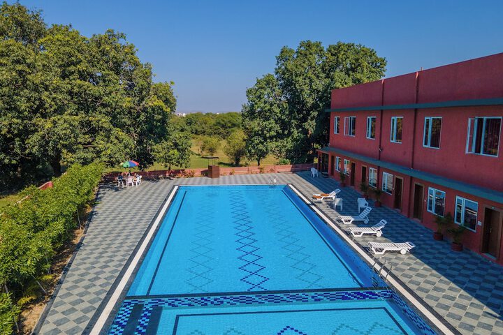 Pool 13 of 41
