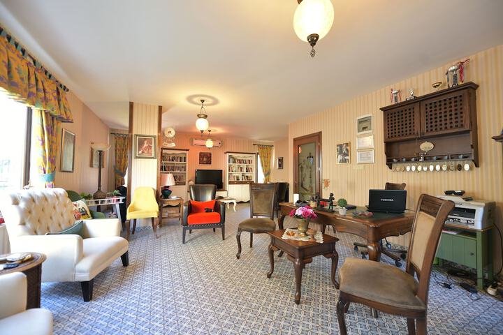 Entrance & Lobby