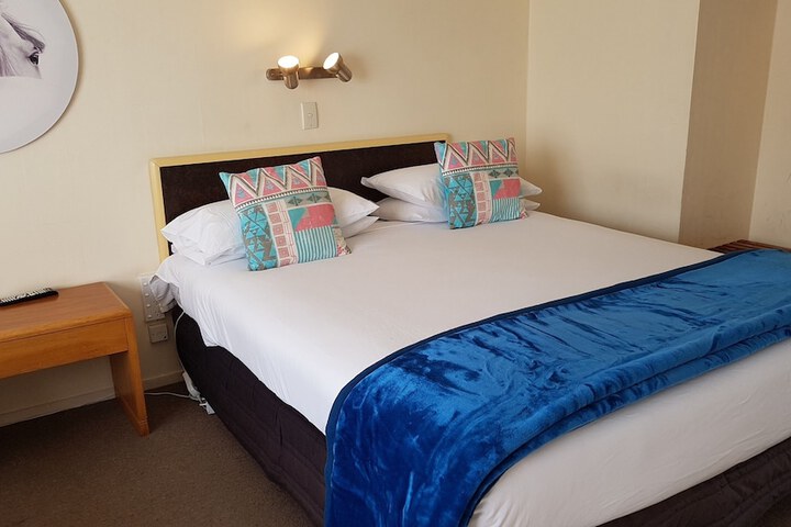 Room 8 of 37