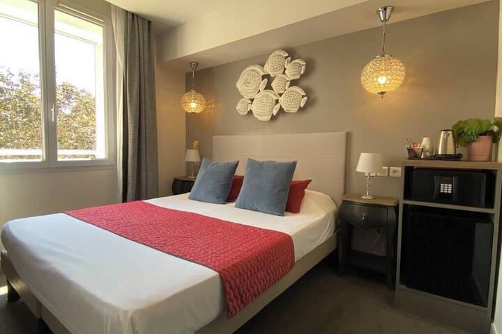 Room 42 of 123