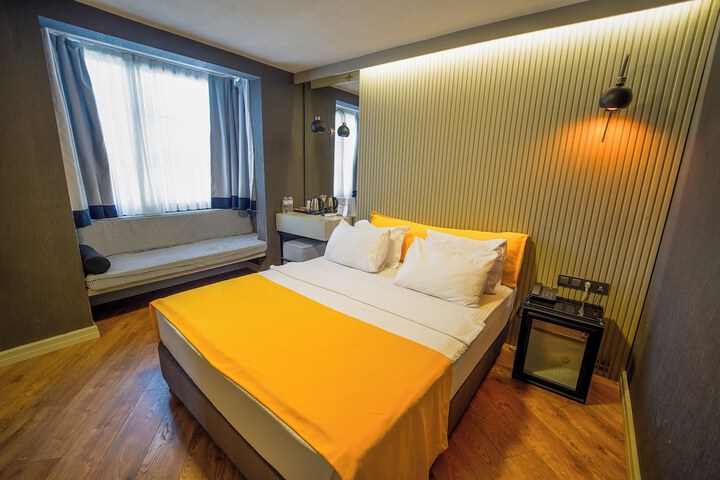 Room 14 of 39