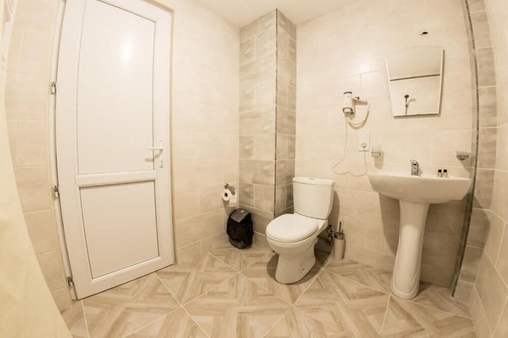 Room 12 of 26