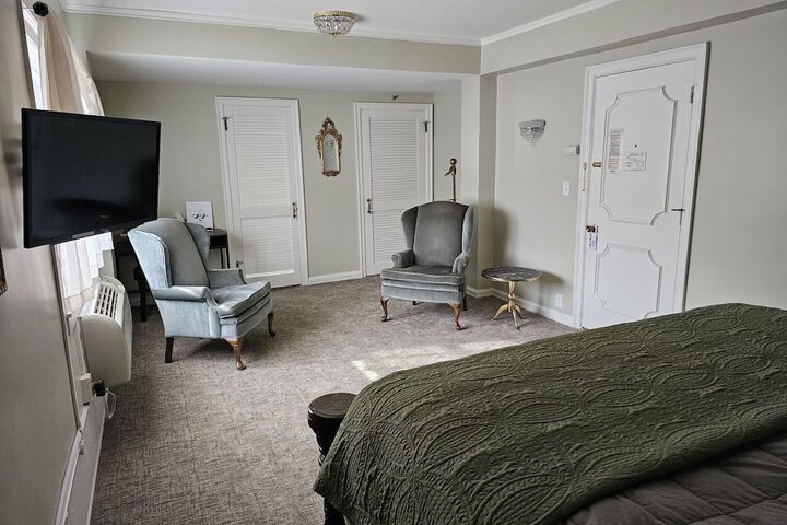 Room 114 of 206
