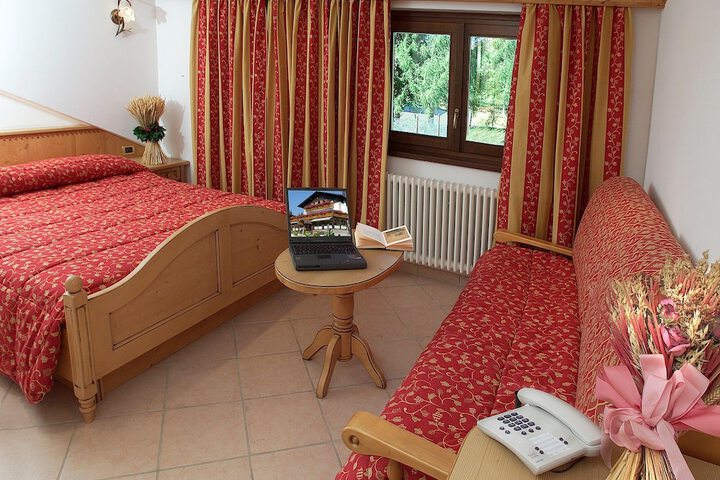 Room 3 of 17