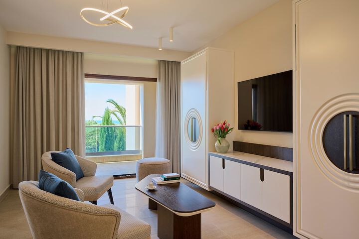 Room 172 of 400