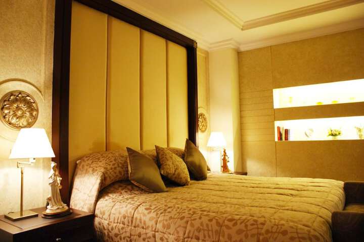 Room 19 of 76