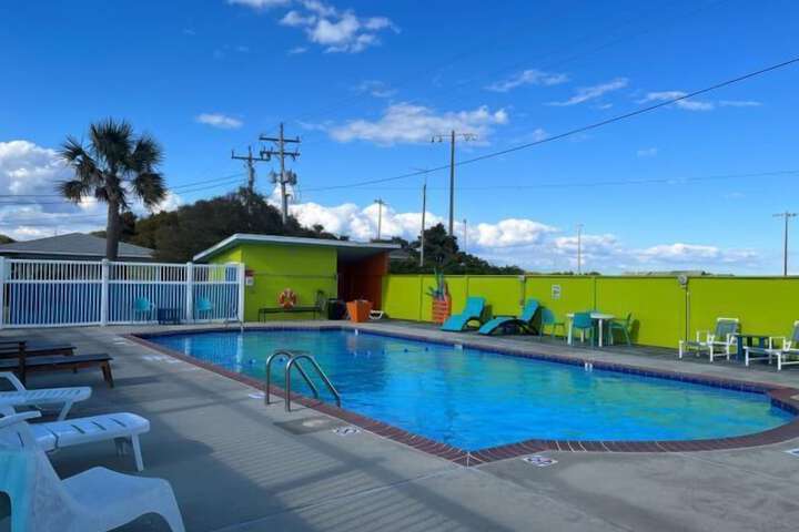 Pool 39 of 113