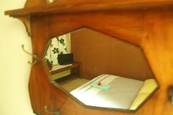 Room 12 of 67