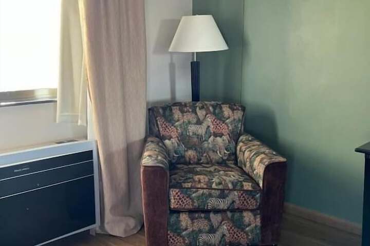 Room 8 of 24