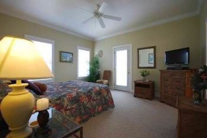 Room 8 of 18