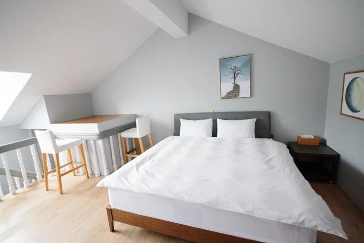 Room 3 of 25