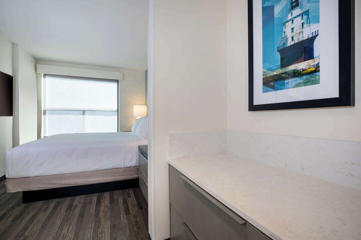 1 King Bed Den Bathtub Accessible (13 of 17)