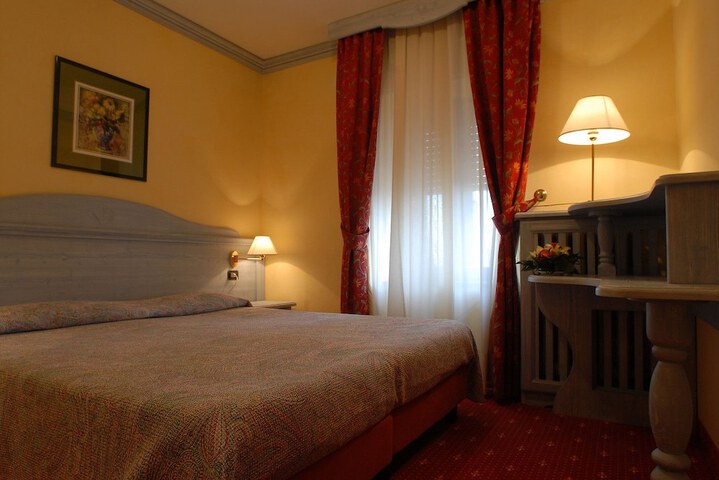Room 18 of 47