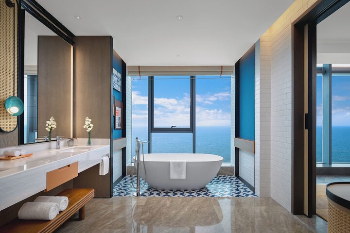 Room 70 of 118