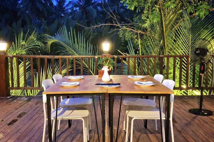 Dining 98 of 161