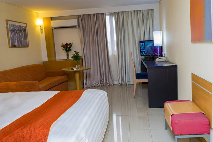 Room 13 of 41