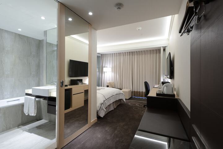 Room 14 of 55