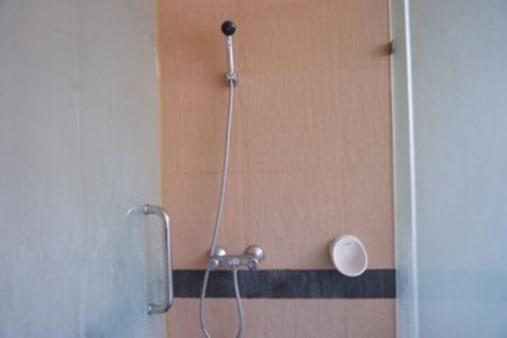Room 5 of 42