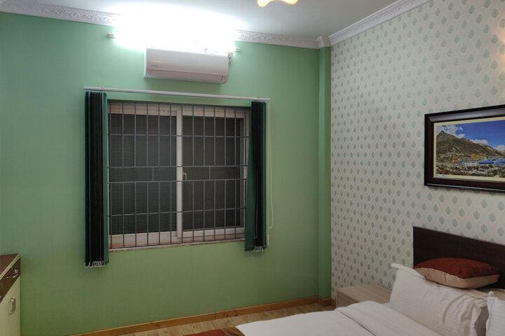 Room 17 of 32
