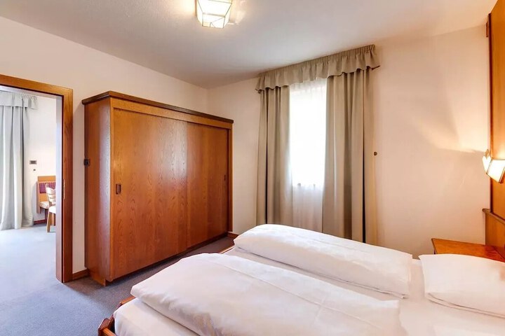 Room 29 of 70