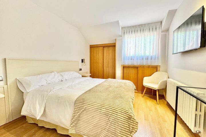 Room 44 of 80