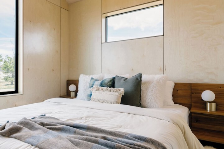 Room 5 of 65