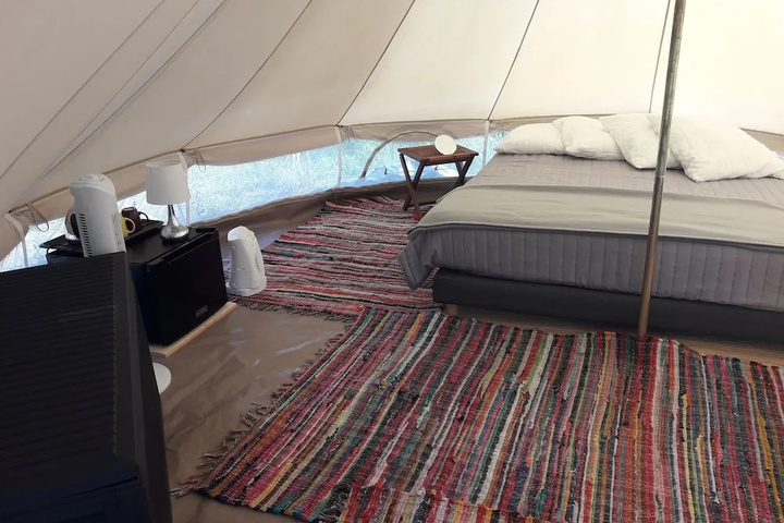 Room 2 of 11