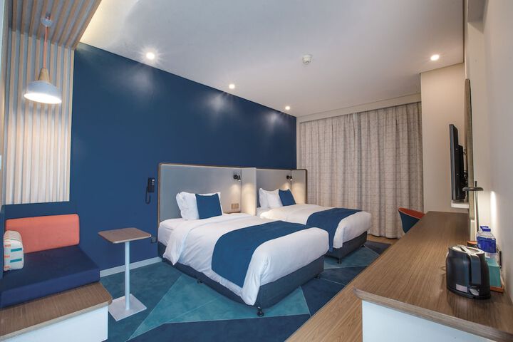 Room 6 of 60