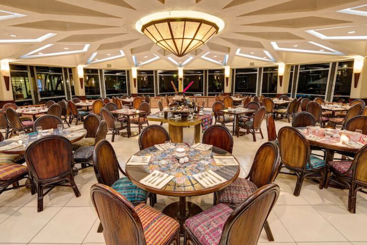 Dining 35 of 64