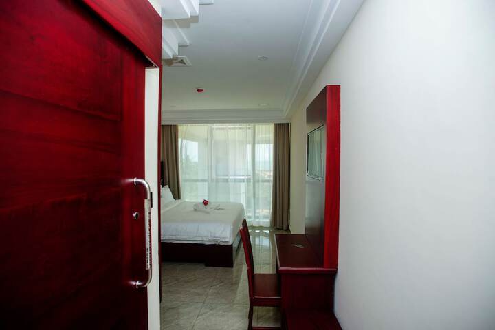 Room 10 of 45