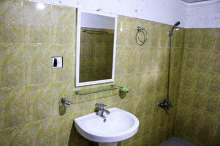 Room 5 of 15