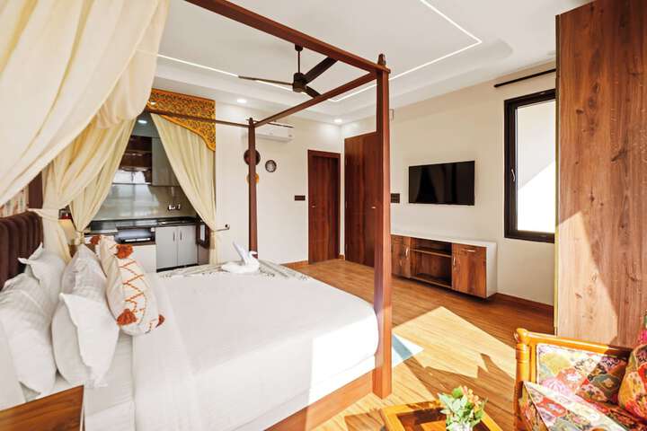 Room 15 of 25