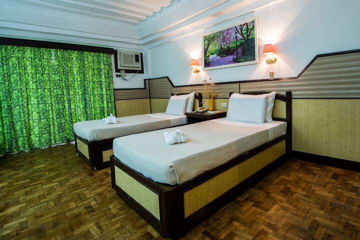 Room 8 of 23