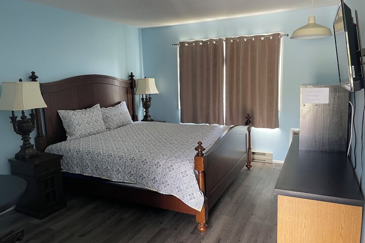Room 4 of 7