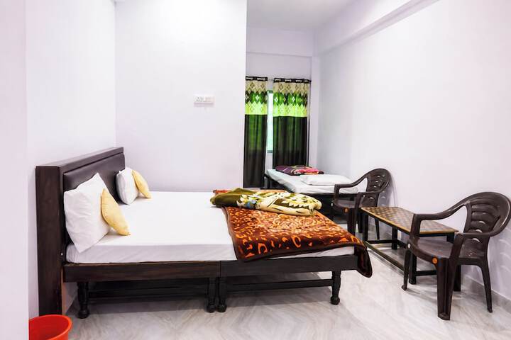 Room 4 of 17