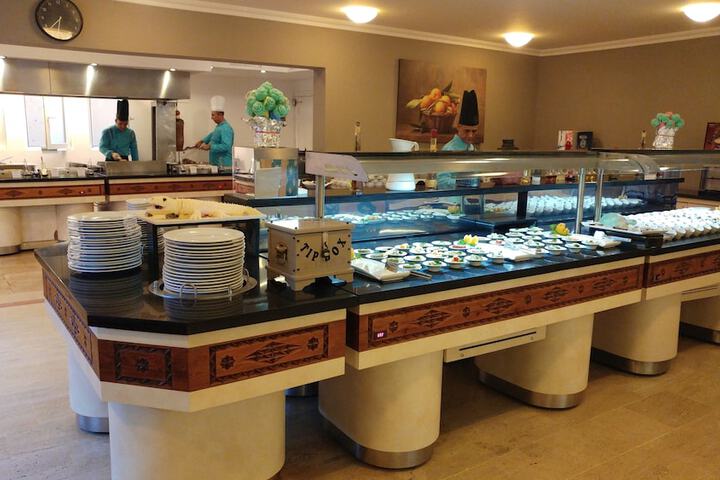 Dining 48 of 63