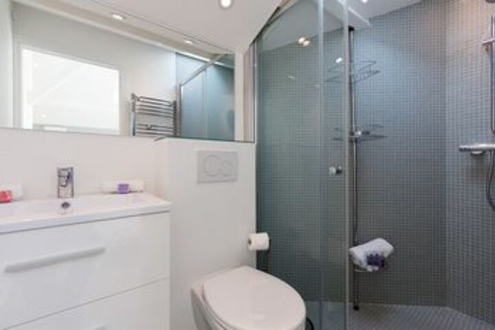Room 2 of 21
