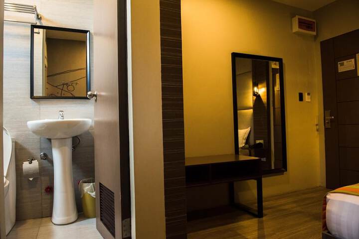 Room 17 of 19