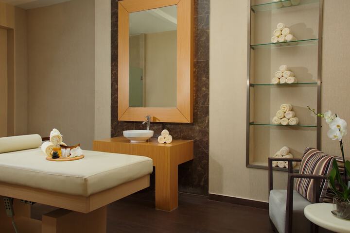 Room 13 of 65