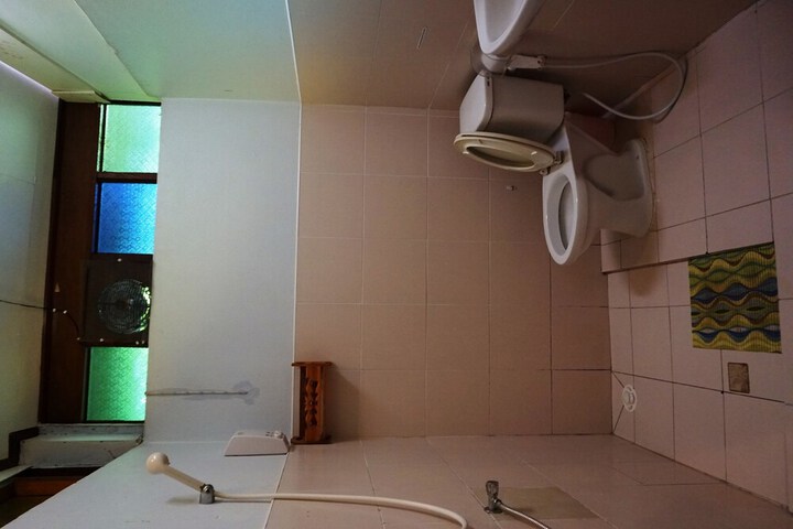 Room 28 of 55