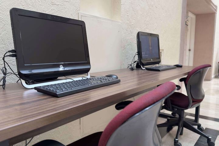 Business Center 97 of 102