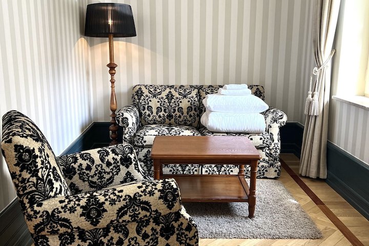 Room 47 of 121