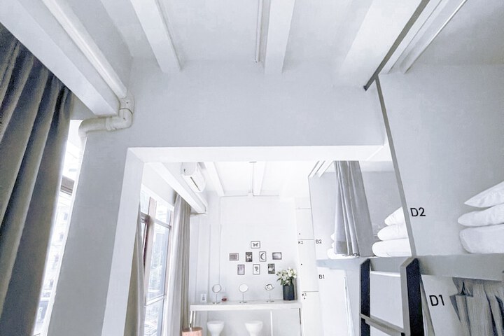 Room 27 of 60