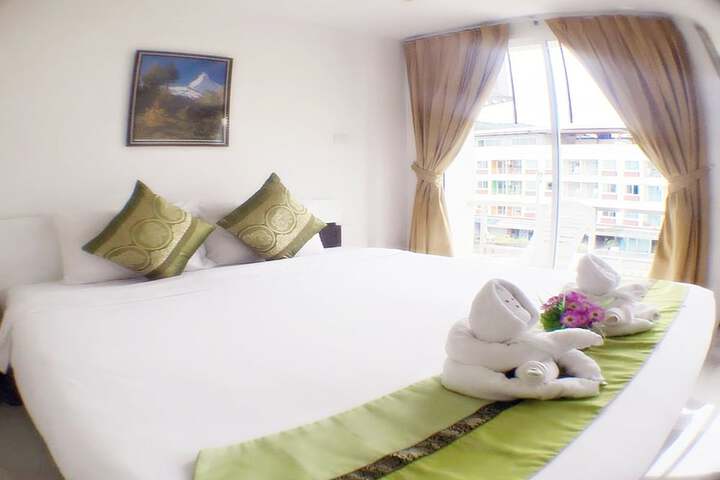 Room 14 of 94