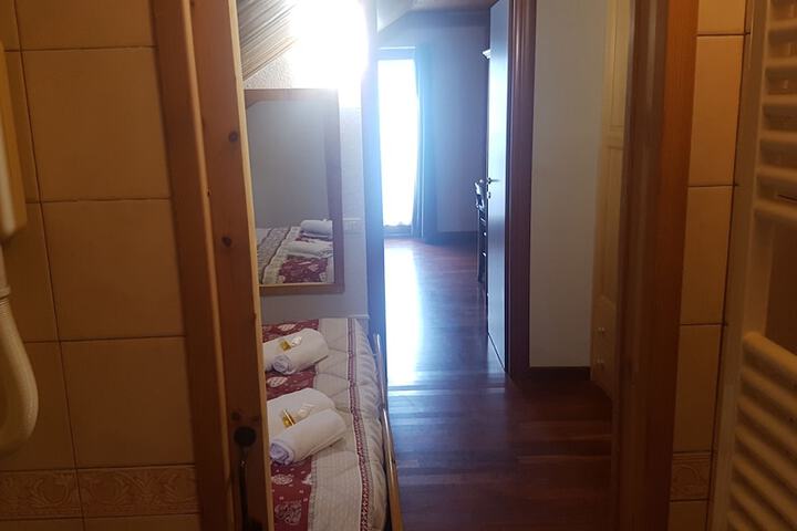 Room 3 of 36