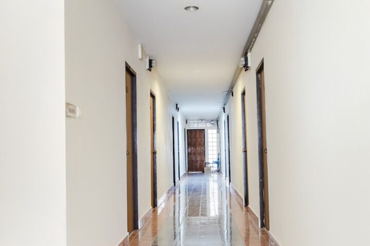 Ballroom/Hall 17 of 25