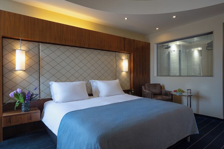 Room 17 of 54