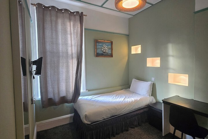 Room 21 of 72